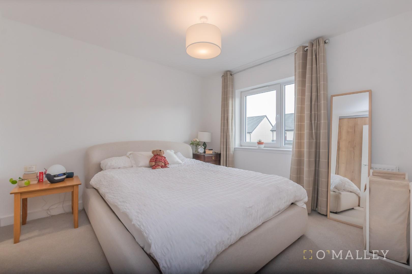 18. Bedroom 1 1.jpg